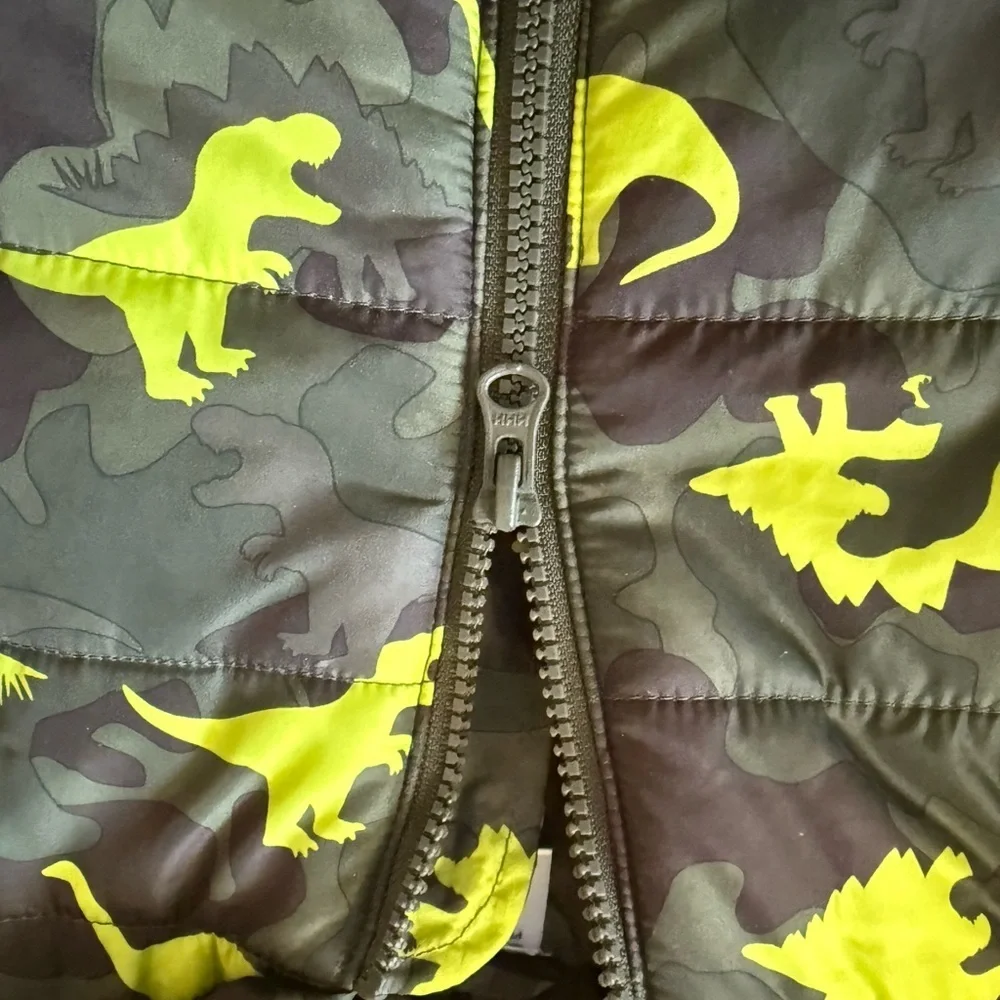 Kids Dinosaur Puffer Vest, size 2T, zippered front, green w/orange hood spikes